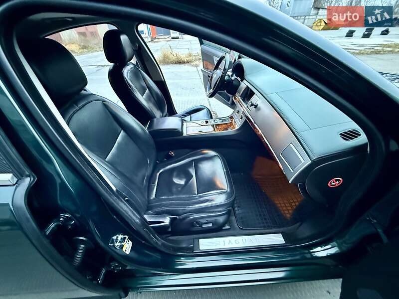 Седан Jaguar XF 2009 в Одессе