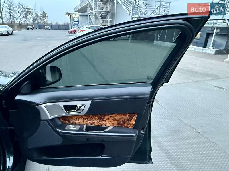 Седан Jaguar XF 2009 в Одессе