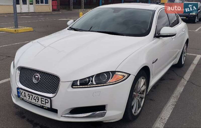 Седан Jaguar XF 2013 в Борисполі