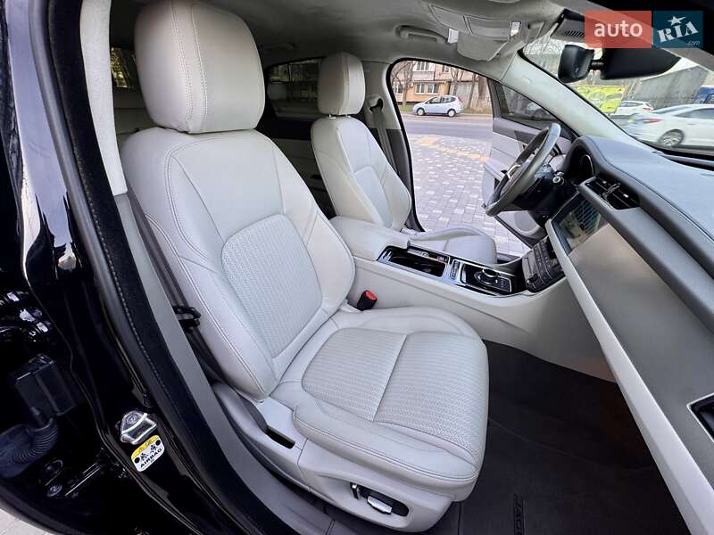 Седан Jaguar XF 2019 в Одессе