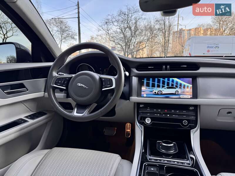 Седан Jaguar XF 2019 в Одессе