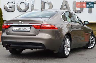 Седан Jaguar XF 2016 в 