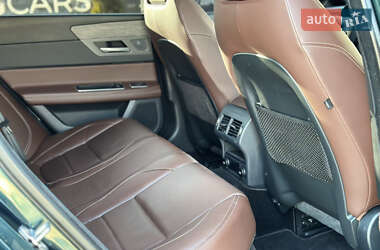 Седан Jaguar XF 2016 в 