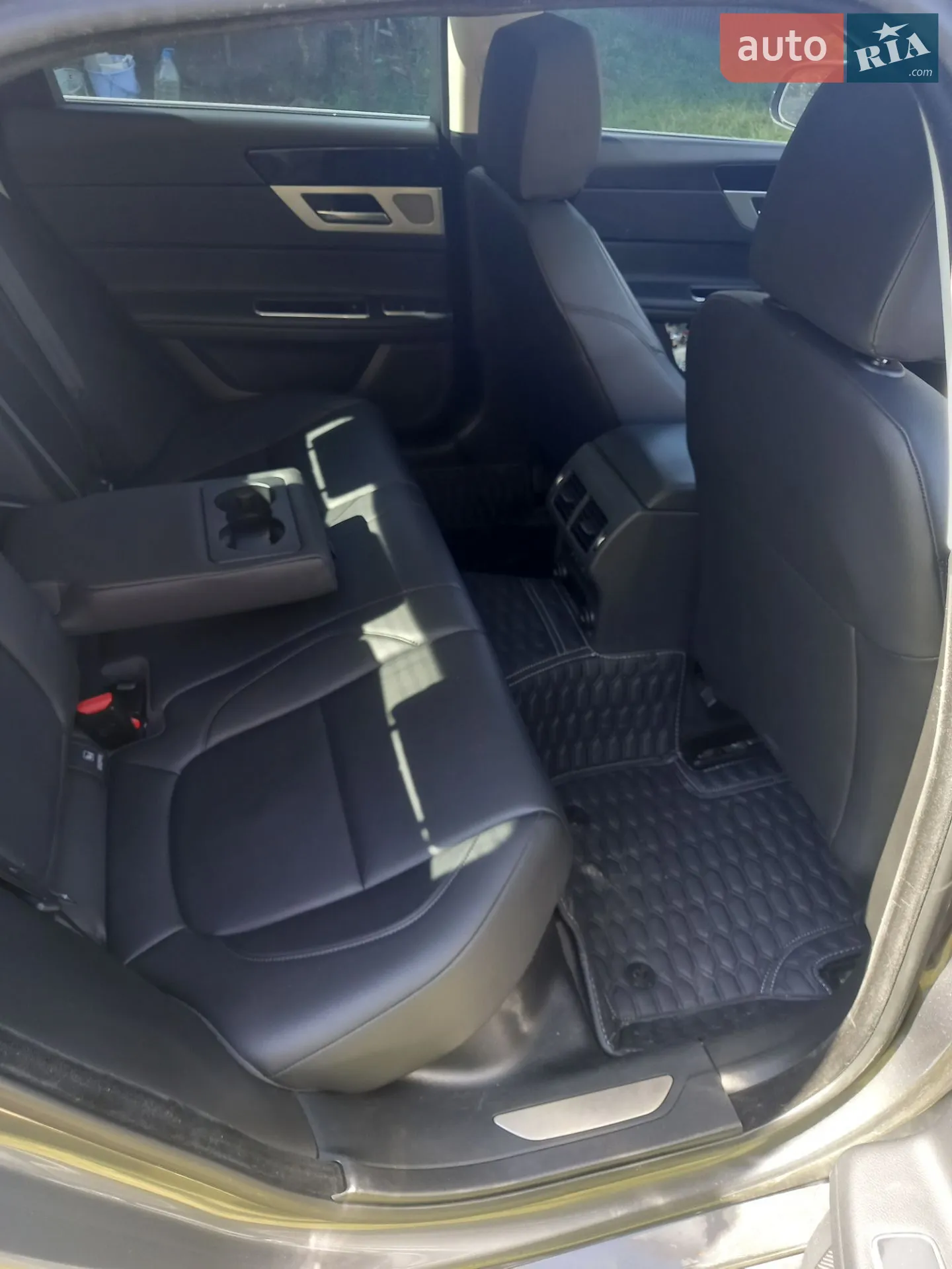 2017 Jaguar XF - мініатюра 12