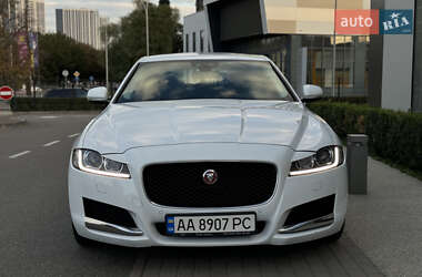 Седан Jaguar XF 2016 в 