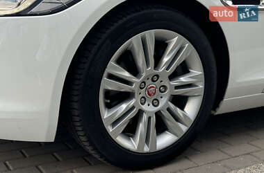 Седан Jaguar XF 2016 в 