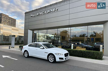 Седан Jaguar XF 2016 в 