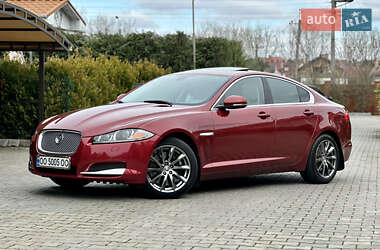 Седан Jaguar XF 2012 в 