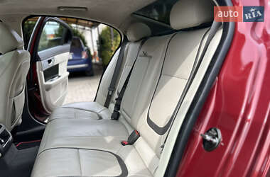 Седан Jaguar XF 2012 в 