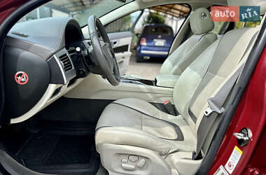 Седан Jaguar XF 2012 в 