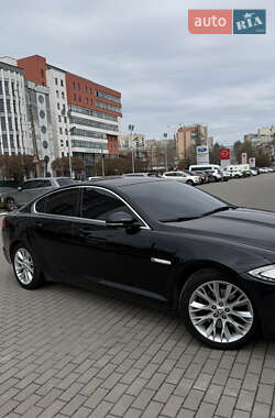 Седан Jaguar XF 2014 в 