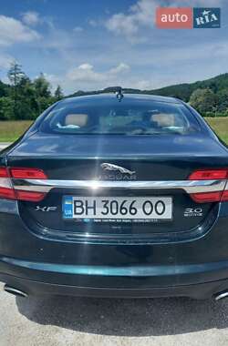 Седан Jaguar XF 2015 в Львові