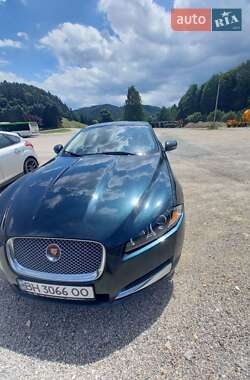 Седан Jaguar XF 2015 в 