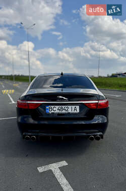 Седан Jaguar XF 2017 в Львові
