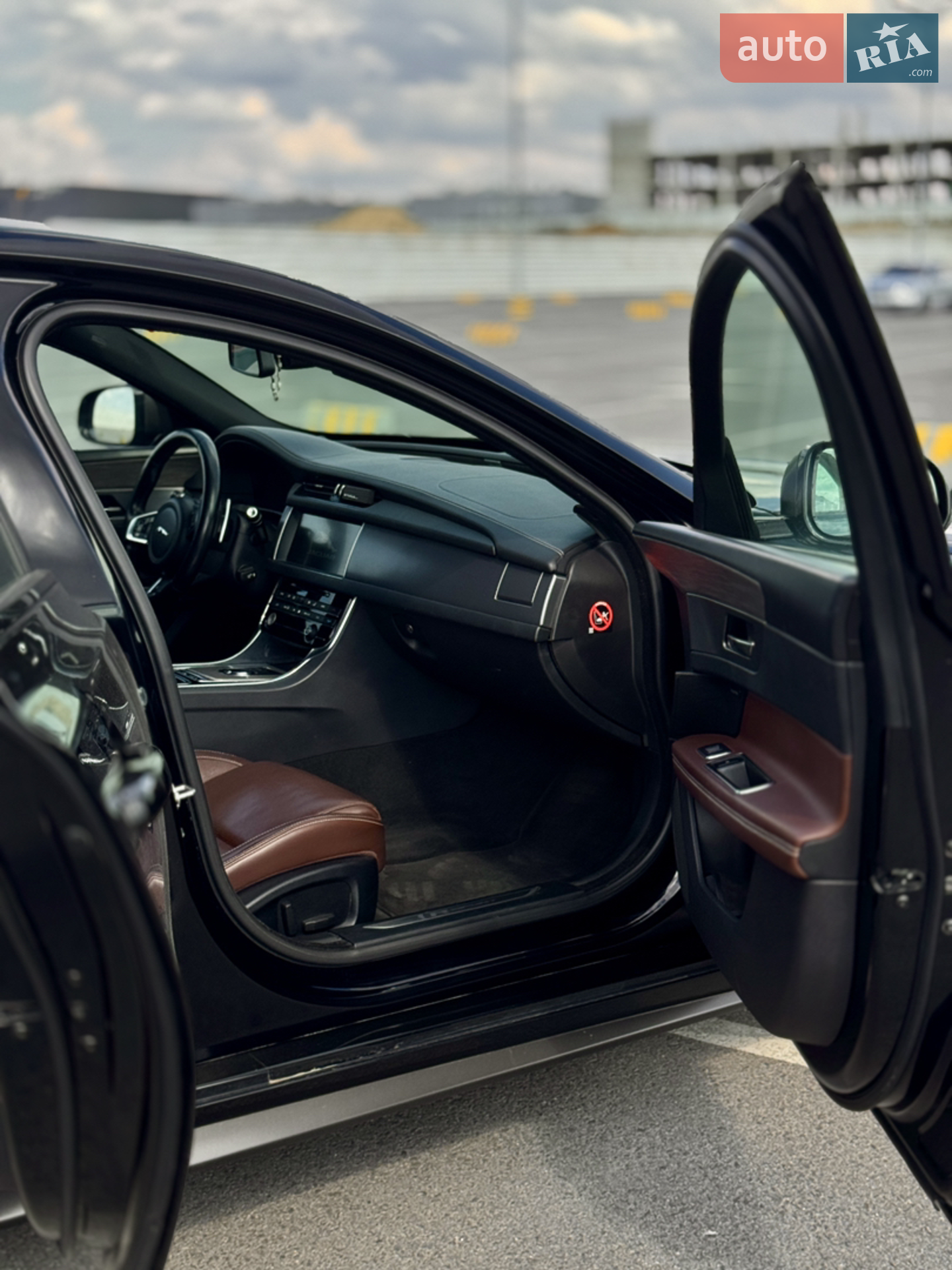 2017 Jaguar XF - мініатюра 19