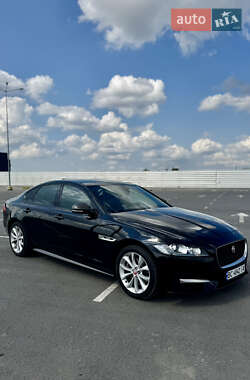 Седан Jaguar XF 2017 в 