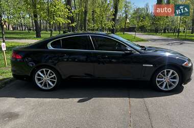 Седан Jaguar XF 2014 в 