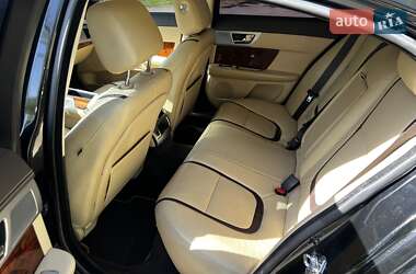 Седан Jaguar XF 2014 в 