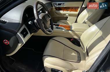 Седан Jaguar XF 2014 в 