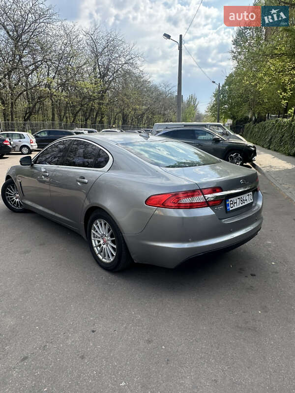 Седан Jaguar XF 2014 в Одесі