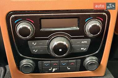 Седан Jaguar XF 2017 в 