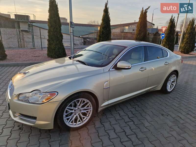Седан Jaguar XF 2008 в Виннице