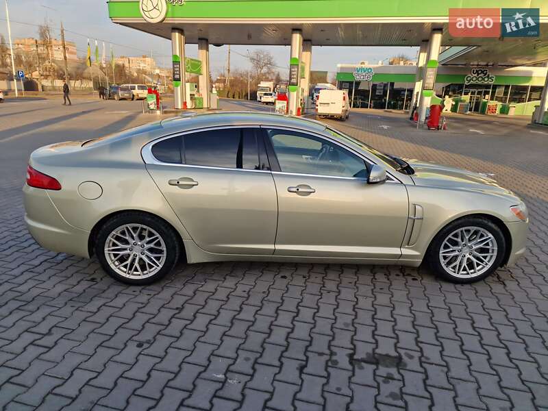Седан Jaguar XF 2008 в Виннице