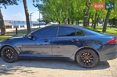 Седан Jaguar XF 2013 в 