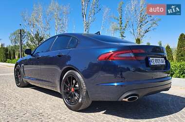 Седан Jaguar XF 2013 в 