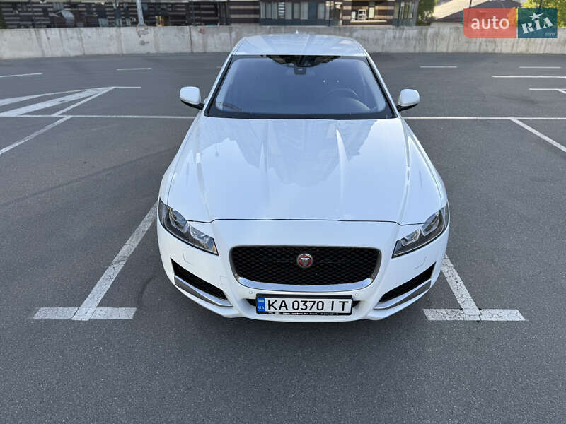 Седан Jaguar XF 2017 в Киеве