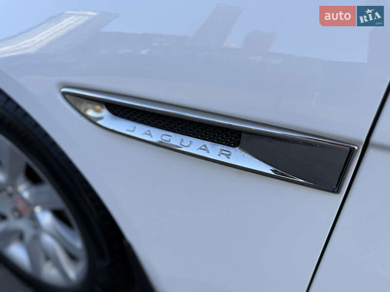 Седан Jaguar XF 2017 в Киеве