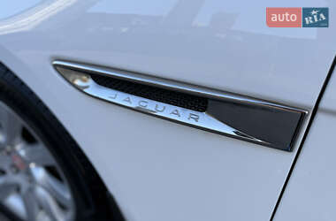 Седан Jaguar XF 2017 в 