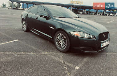 Седан Jaguar XF 2015 в Кривому Розі