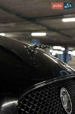 Седан Jaguar XF 2012 в 