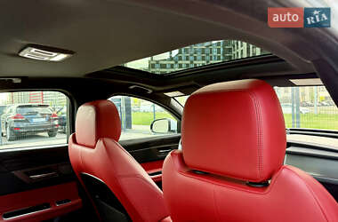 Седан Jaguar XF 2015 в 
