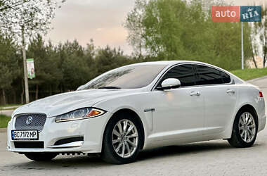 Седан Jaguar XF 2012 в 