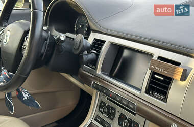 Седан Jaguar XF 2013 в 