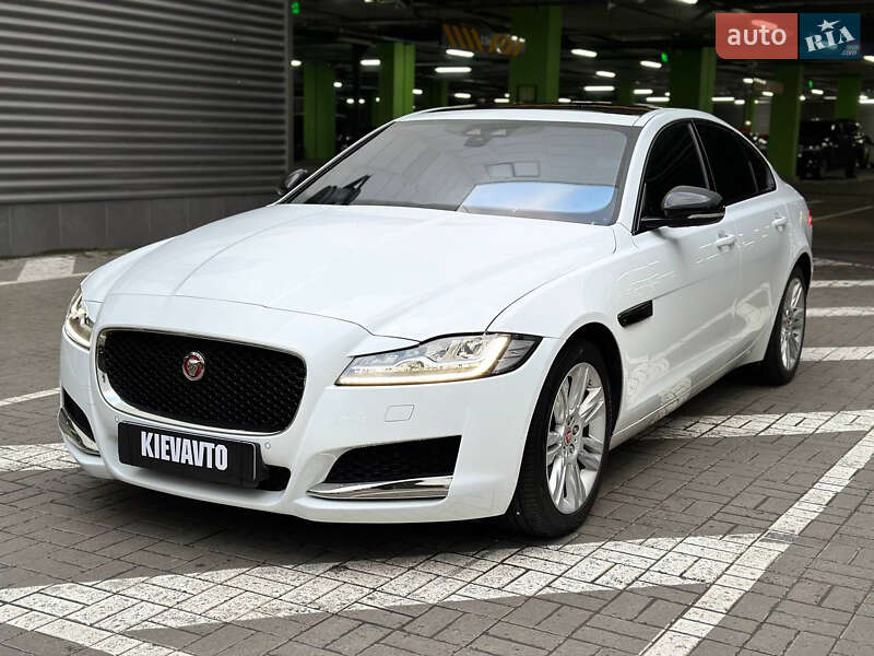 Седан Jaguar XF 2016 в Києві