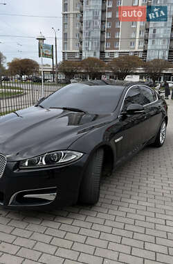 Седан Jaguar XF 2013 в 
