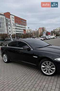 Седан Jaguar XF 2013 в 