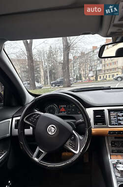 Седан Jaguar XF 2013 в 