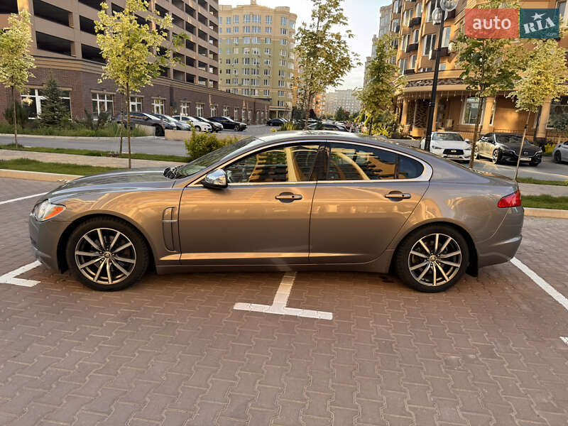 Седан Jaguar XF 2010 в Киеве