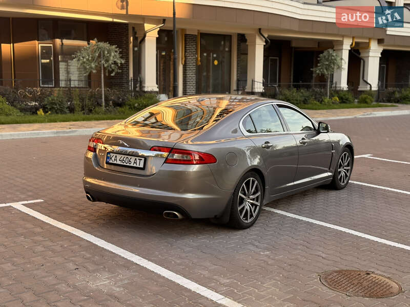 Седан Jaguar XF 2010 в Киеве