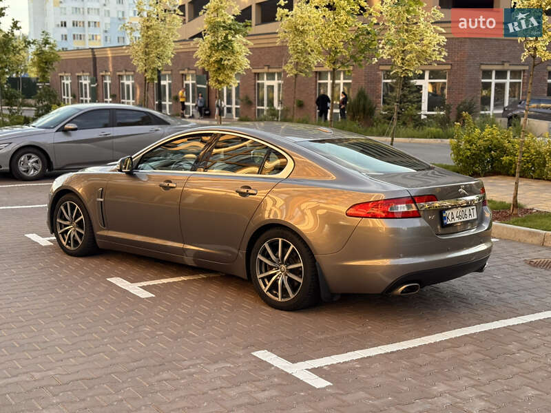 Седан Jaguar XF 2010 в Киеве