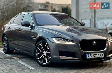 Седан Jaguar XF 2016 в Попільні
