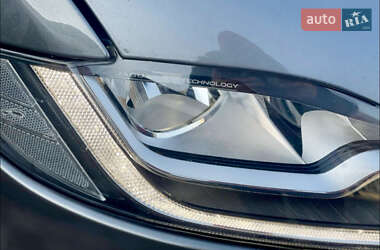 Седан Jaguar XF 2016 в 