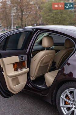 Седан Jaguar XF 2013 в 