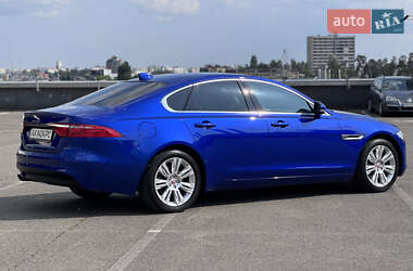 Седан Jaguar XF 2016 в 