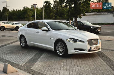 Седан Jaguar XF 2012 в 