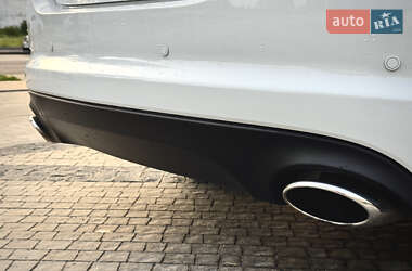 Седан Jaguar XF 2012 в 